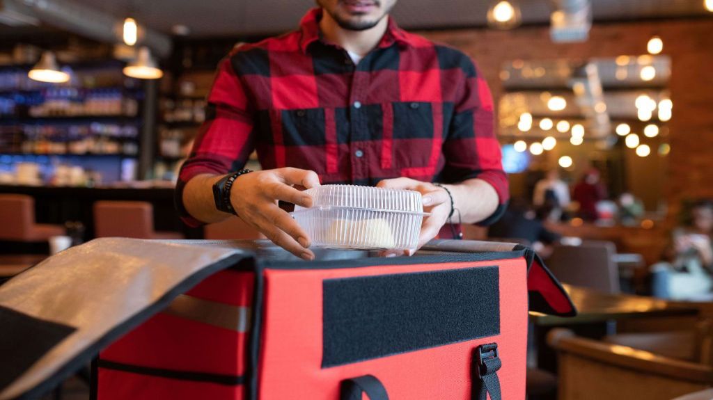 plastic food packaging restaurant